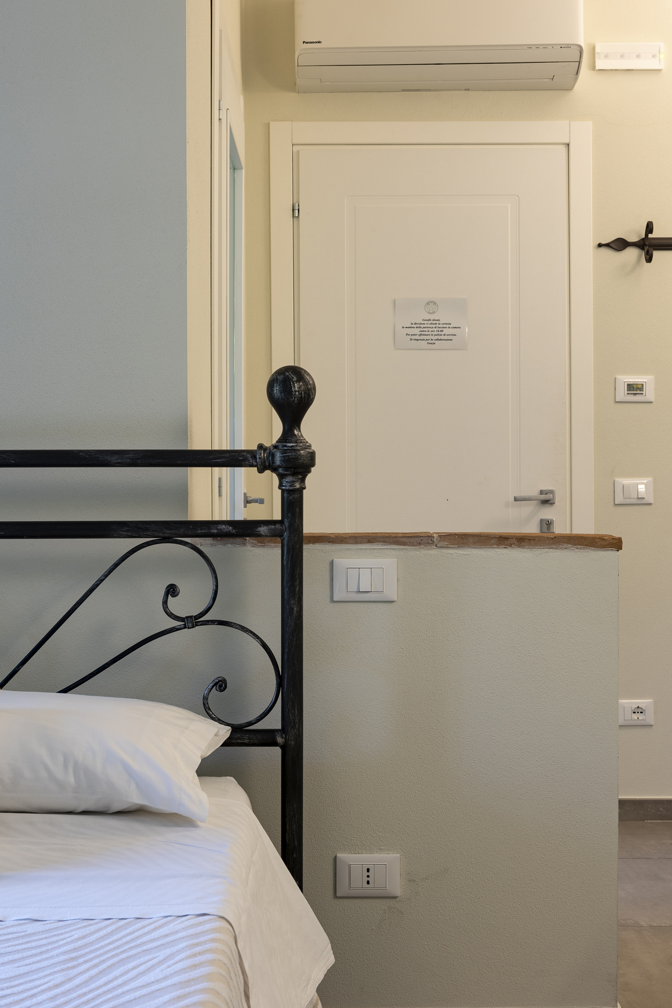 Book your stay in Lunigiana_Agriturismo I Giunchi_Double room credits Jacopo Grassi