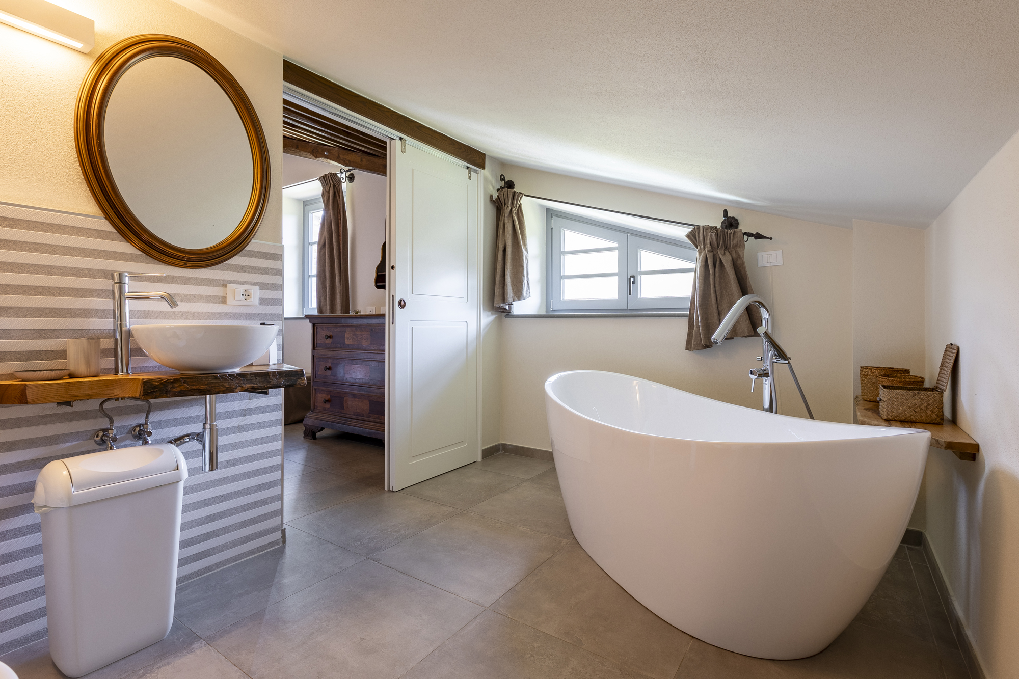 Book your stay in Lunigiana_Agriturismo I Giunchi_Double room credits Jacopo Grassi